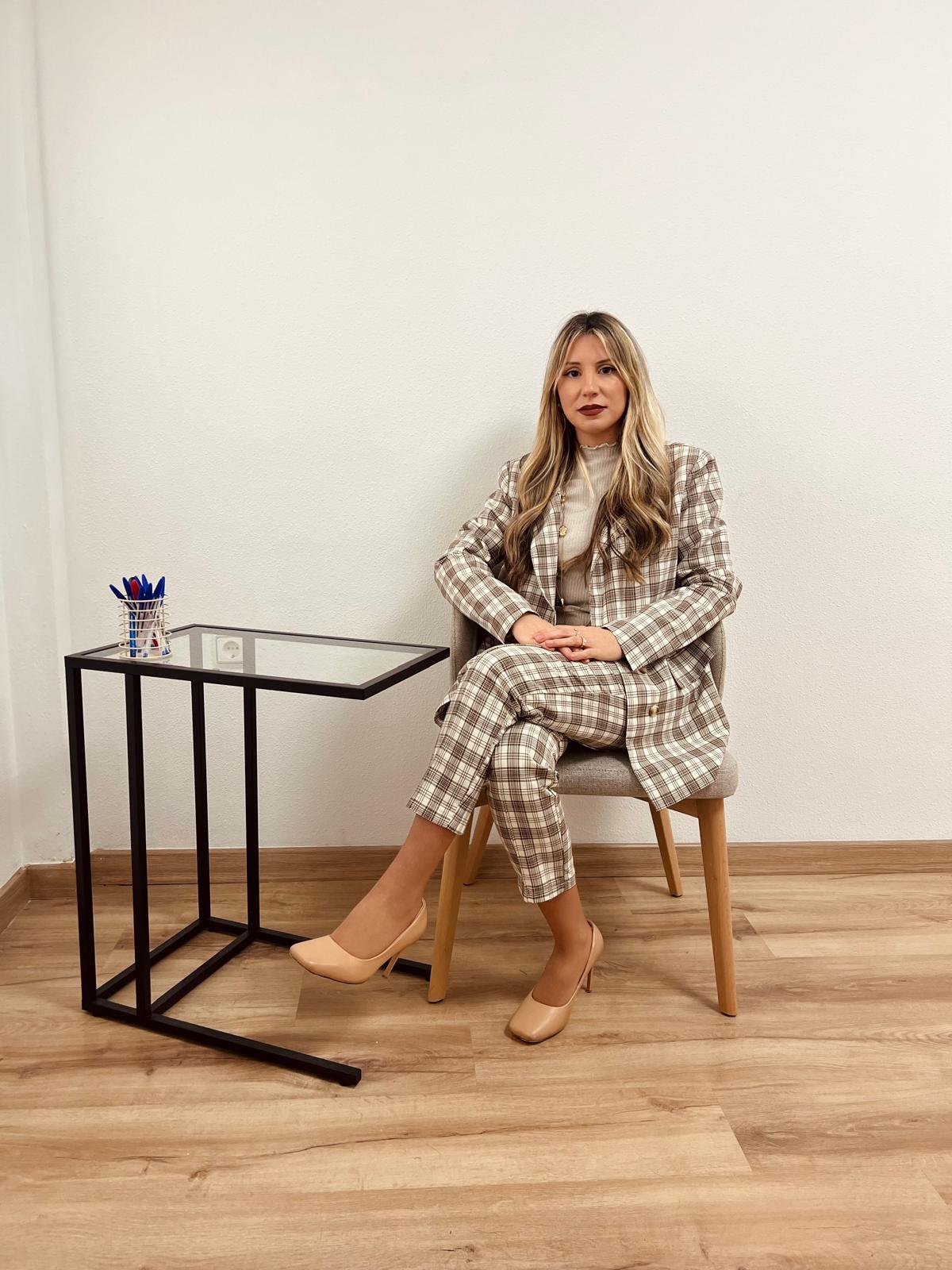 Desiree Cavas Psicologa Sanitaria Las Torres de Cotillas Perfil